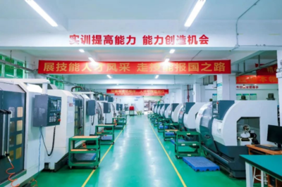 技行天下，智造未來 寶山技工學(xué)校先進制造系軟件及輔助設(shè)備研發(fā)引領(lǐng)創(chuàng)新
